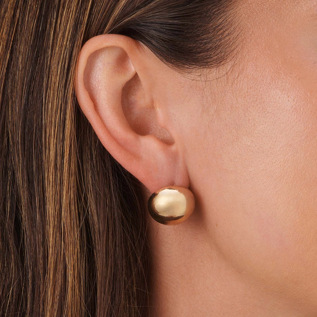 Guldfärgade örhängen halv knapp - 18 mm