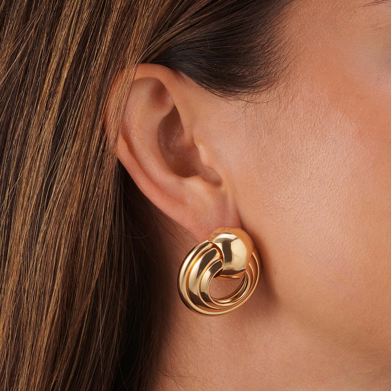 Guldfärgade örhängen doorknob - 31 mm Guldfärgade örhängen doorknob - 31 mm