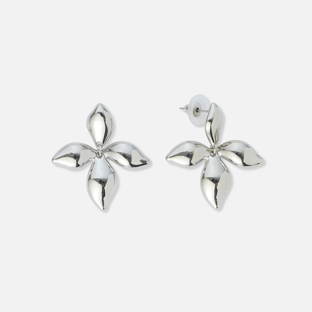 Silverfärgade örhängen fyrbladig blomma - 35 mm