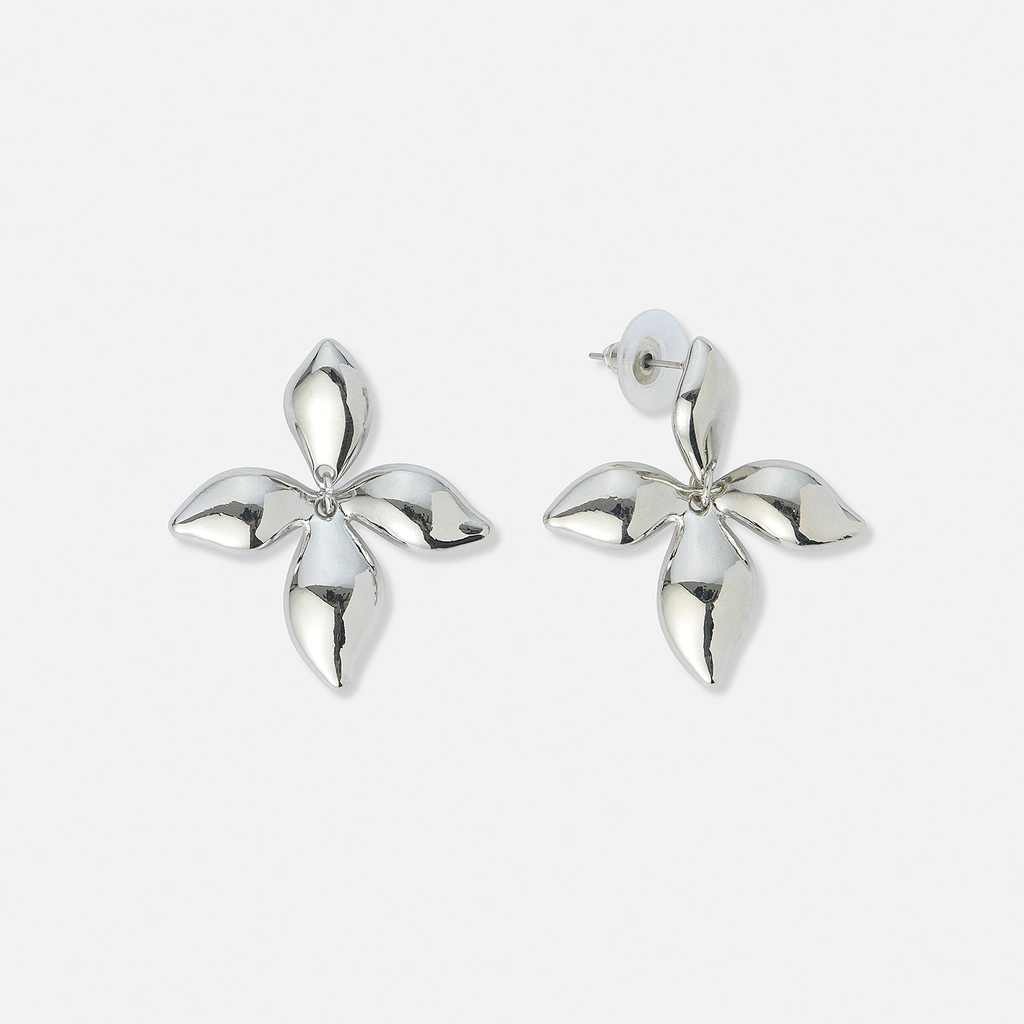Silverfärgade örhängen fyrbladig blomma - 35 mm
