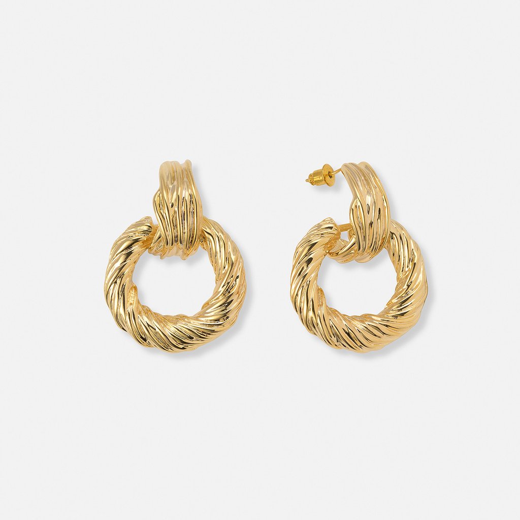Guldfärgade örhängen vridna ringar - 40x30 mm