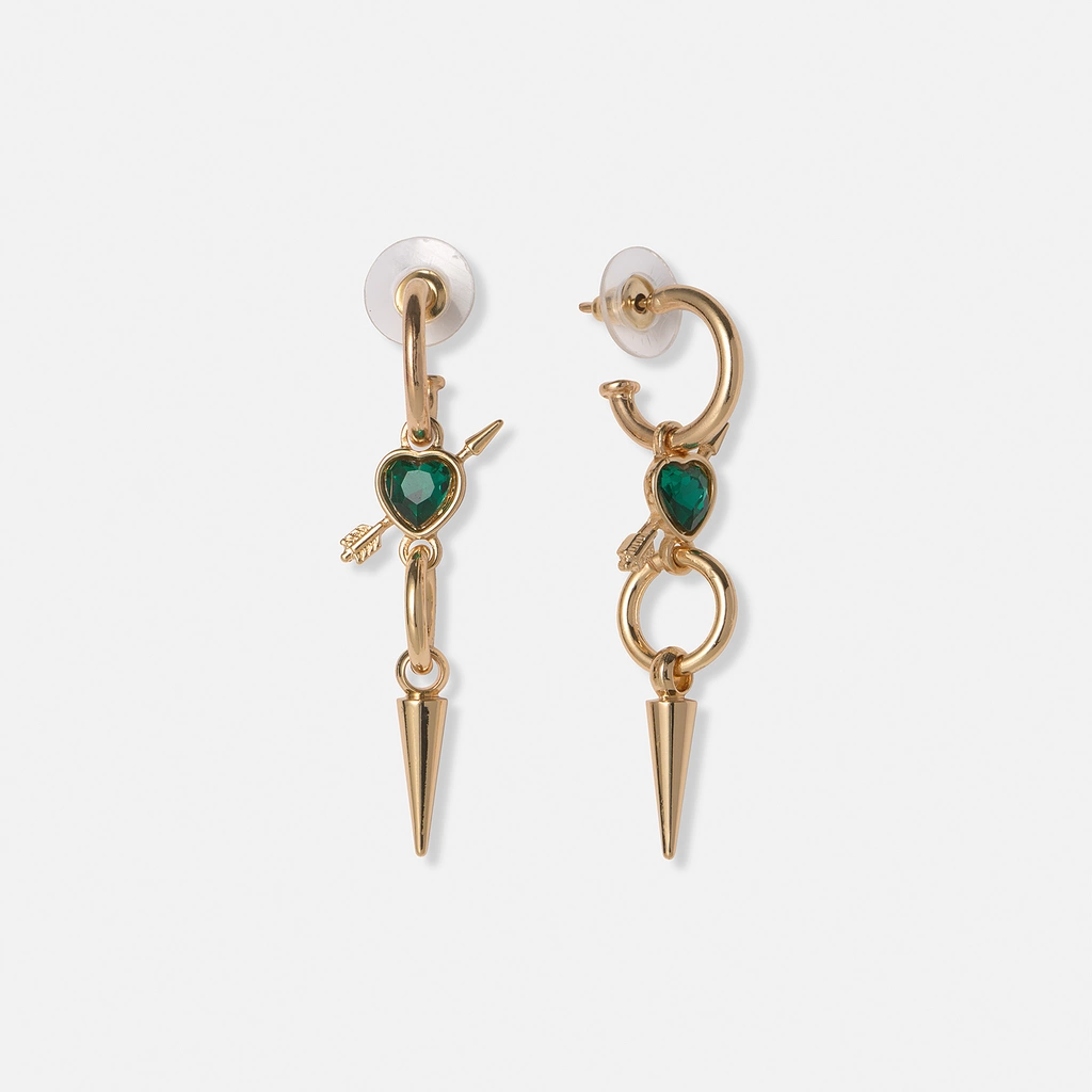 Guldfärgade örhängen, grönt hjärta med pil - 50mm