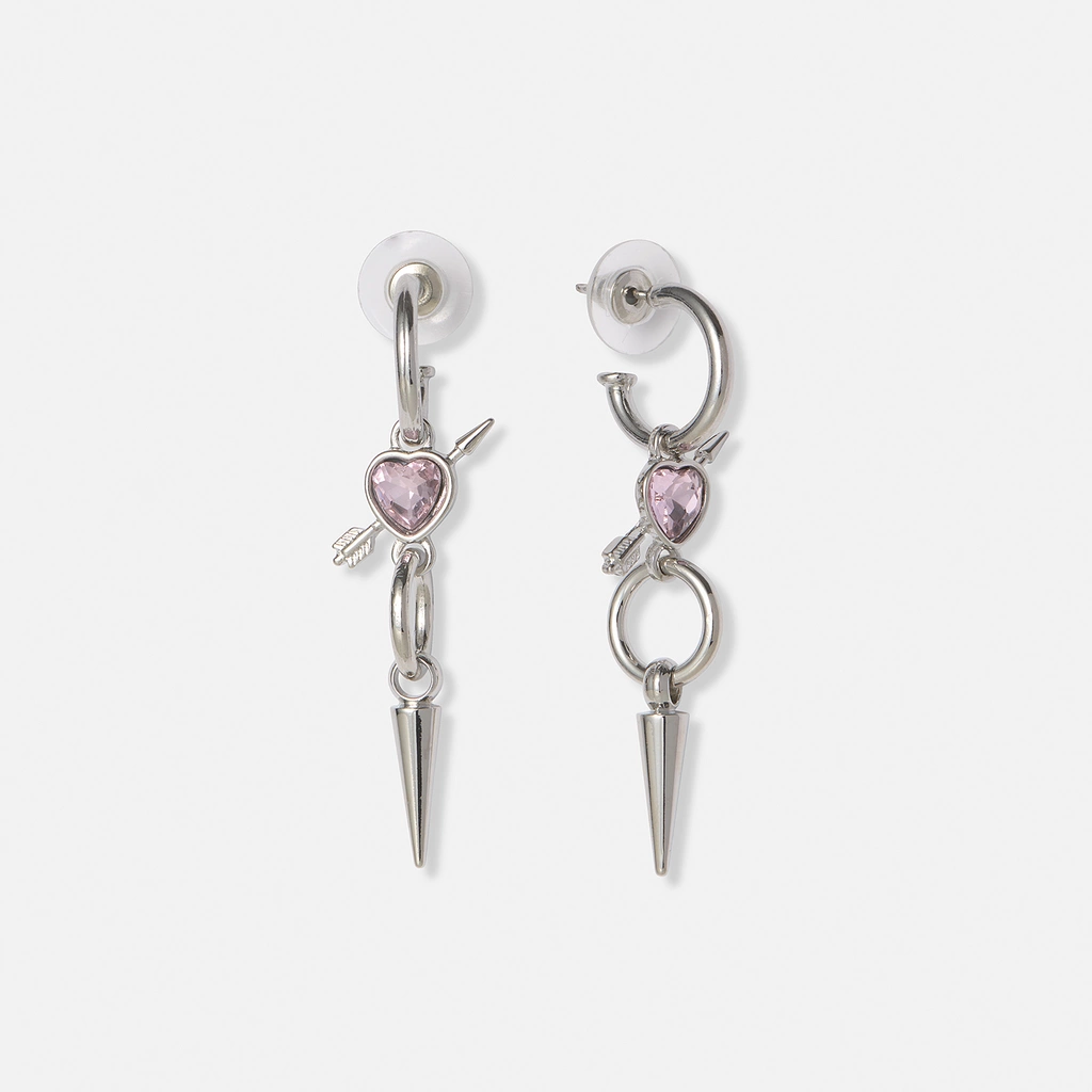 Silverfärgade örhängen, rosa hjärta med pil - 50mm