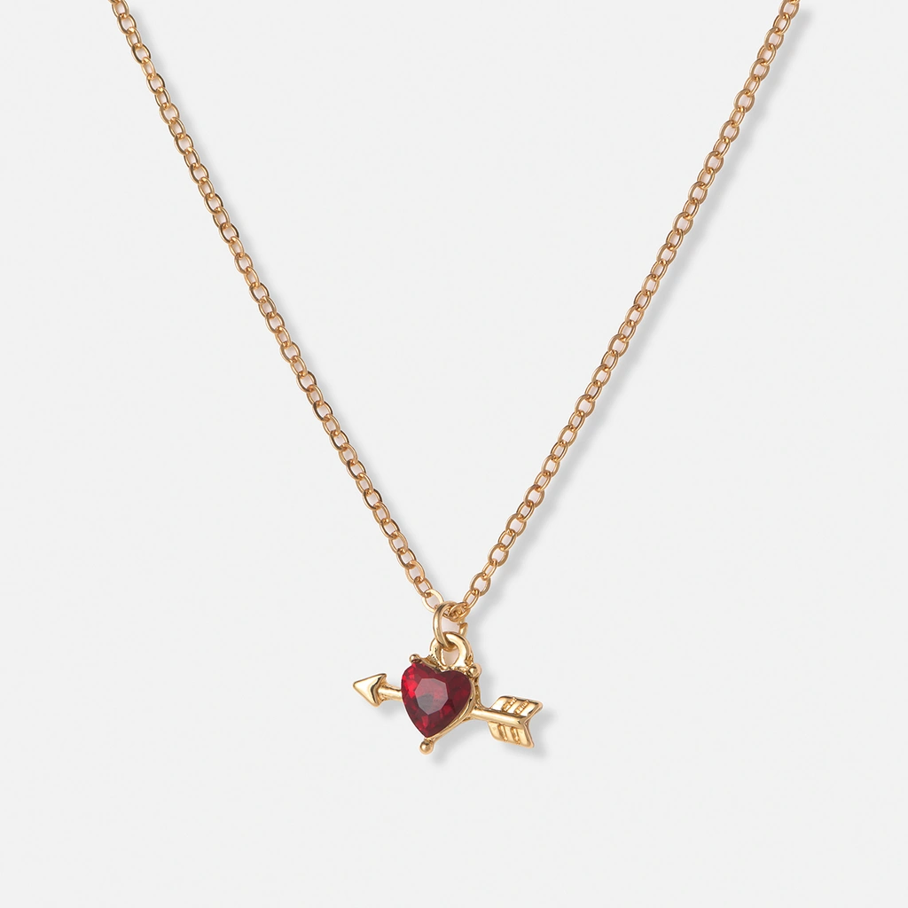 Guldfärgat halsband, rött hjärta med pil - 42+7cm