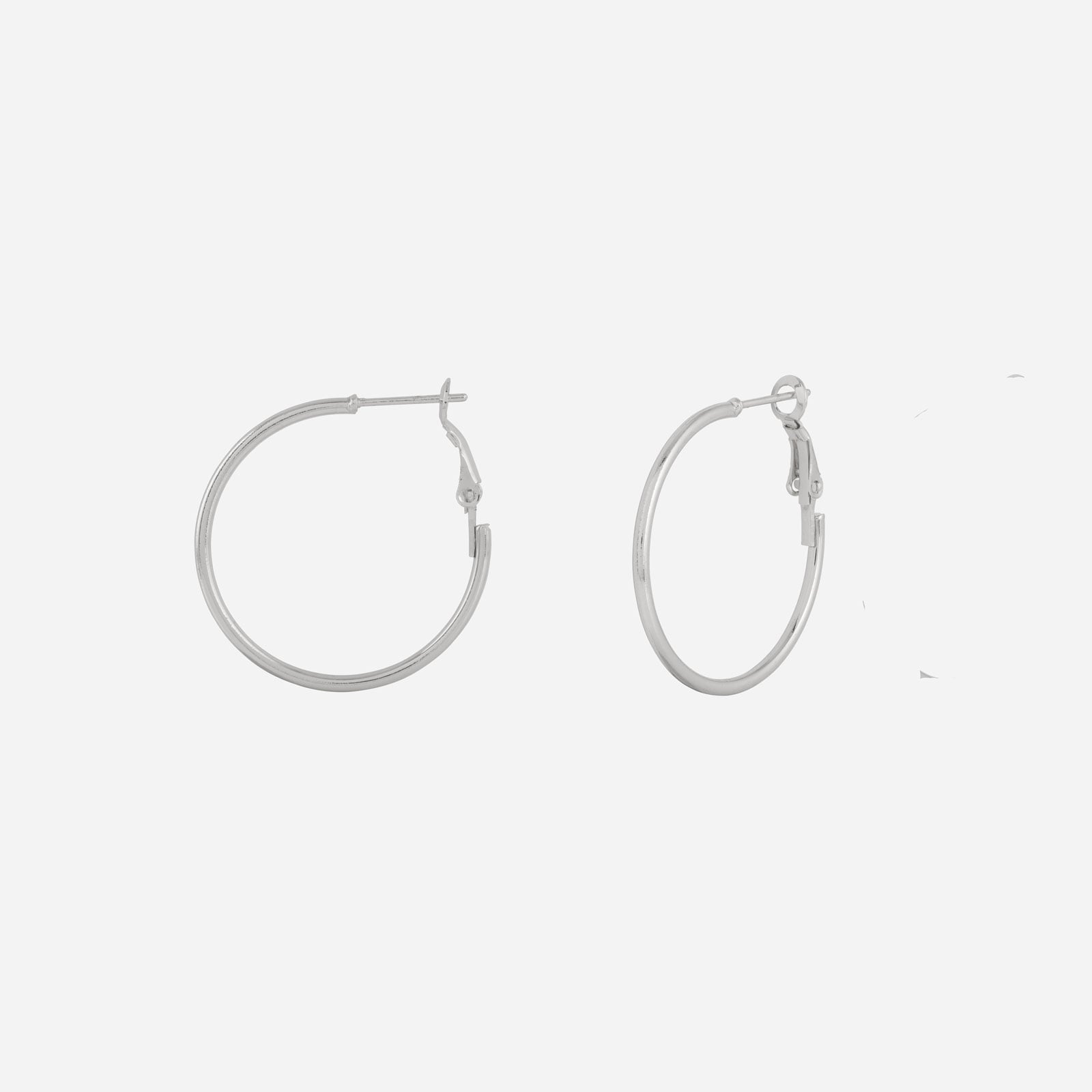 Silverfärgade örhängen - hoops 30 mm