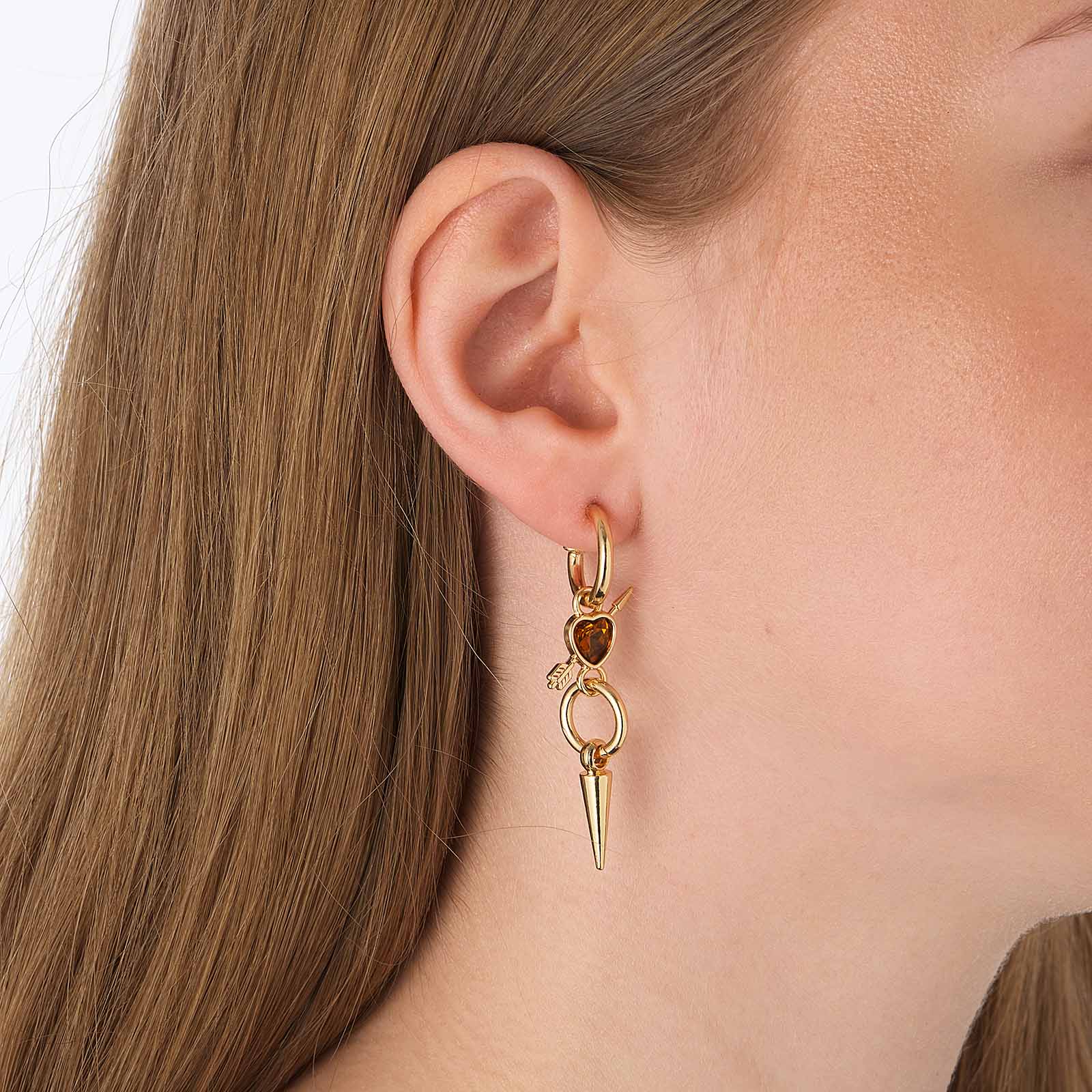 Guldfärgade örhängen, brunt hjärta med pil - 50mm