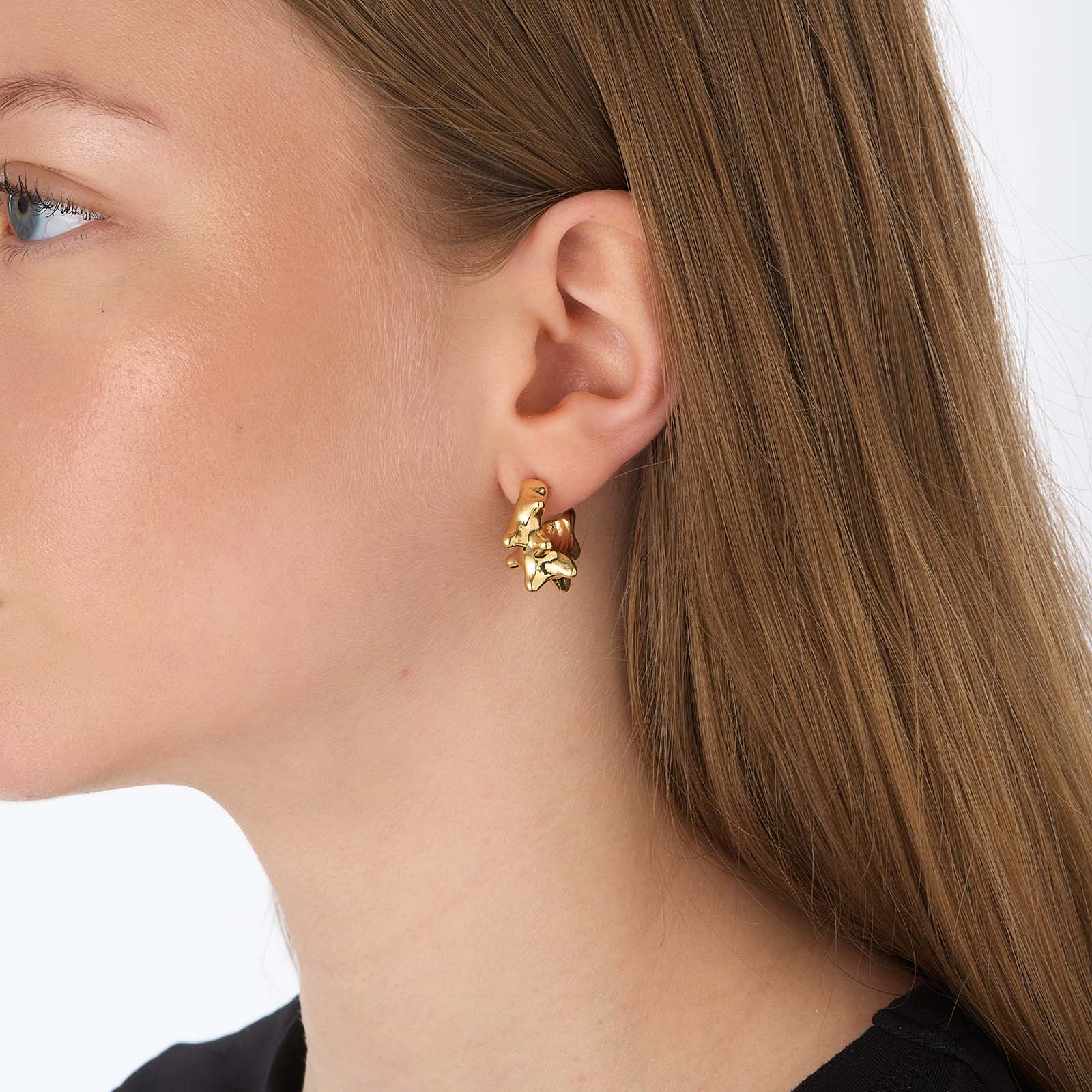 Guldfärgade hoops, assymetriska - 20mm