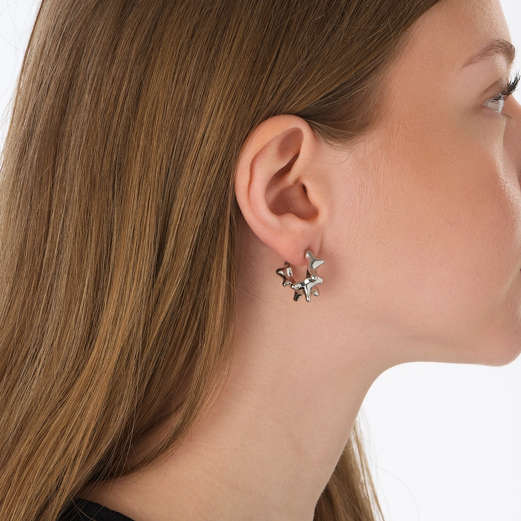 Silverfärgade hoops, assymetriska - 20mm