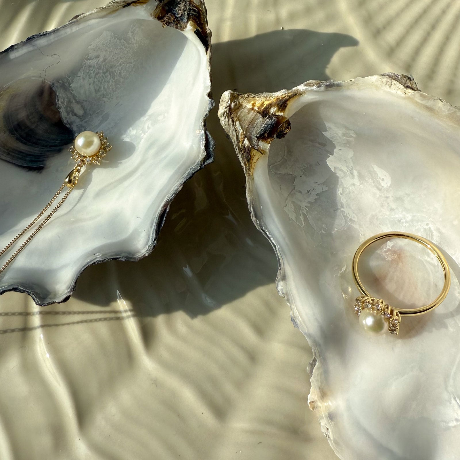 Je t´aime örhängen 18K guld - Cap d’Or Akoya