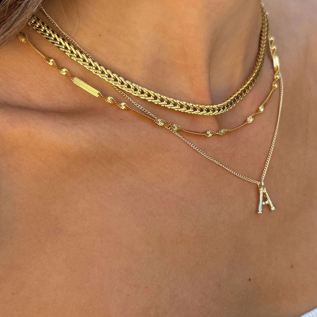 Halsband med bokstäver a-z Guld