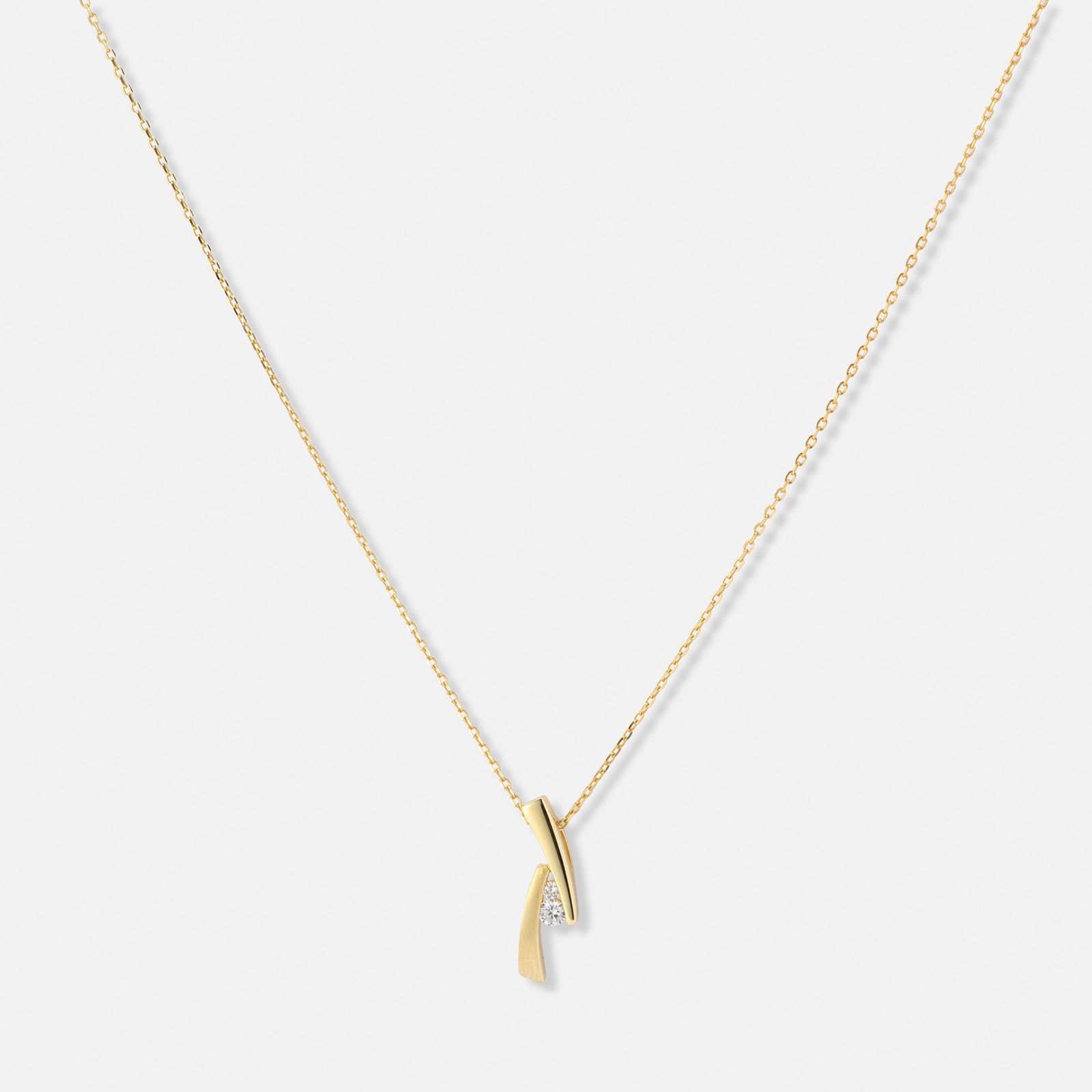 Guldpläterat silverhalsband, matt & blankt hänge med vita stenar - 42+3cm