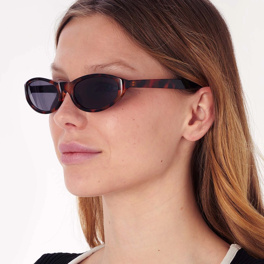 Solglasögon smal Cat, sköldpaddsfärgad/brun