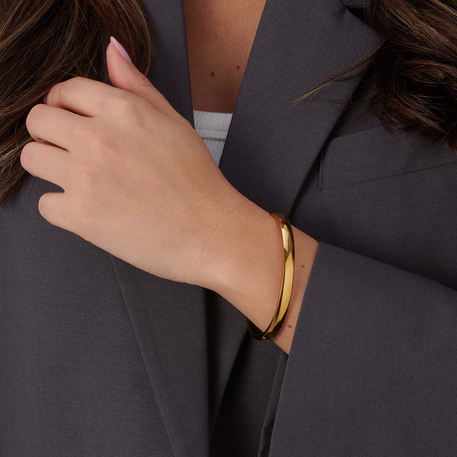 Guldpläterat stålarmband, slät bangle - 6mm bred