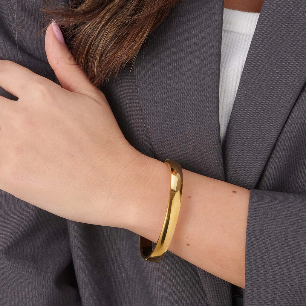 Guldpläterat stålarmband, slät bangle - 8mm bred