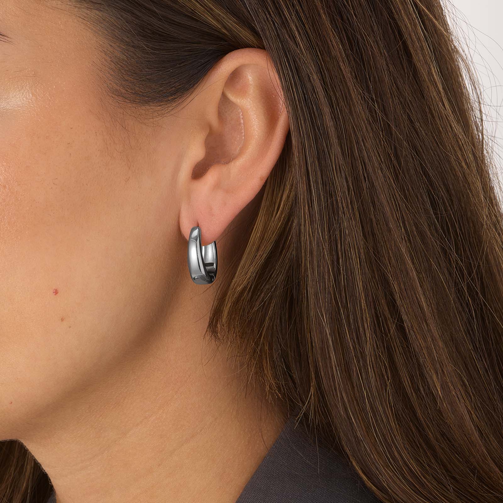 Stålörhängen, ovala docerade hoops - 19x15mm