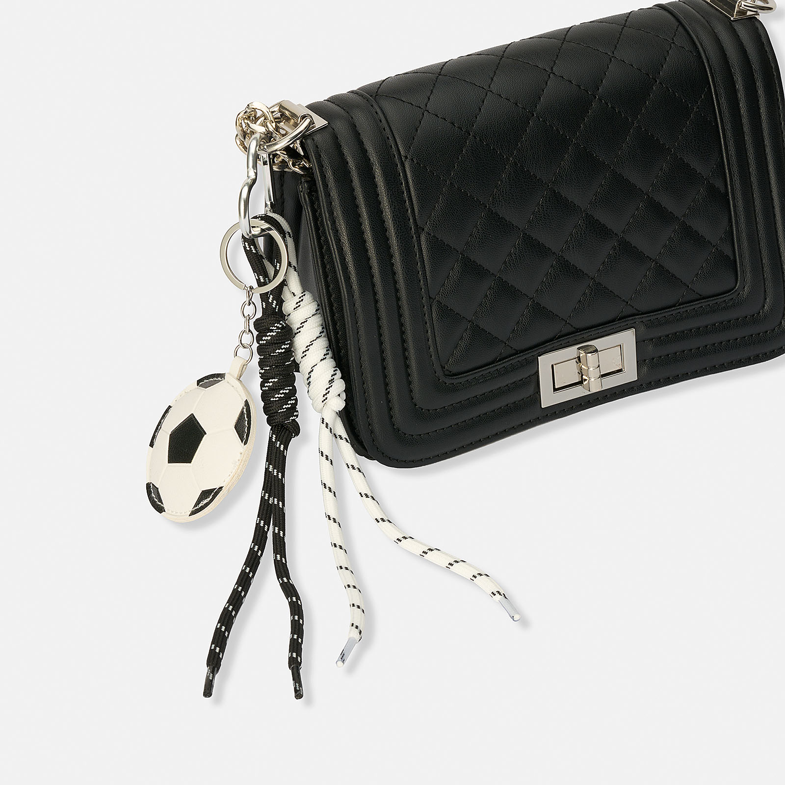 Väskaccessoar - fotboll & knopar