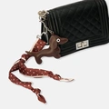 Väskaccessoar - brun tax med scarf