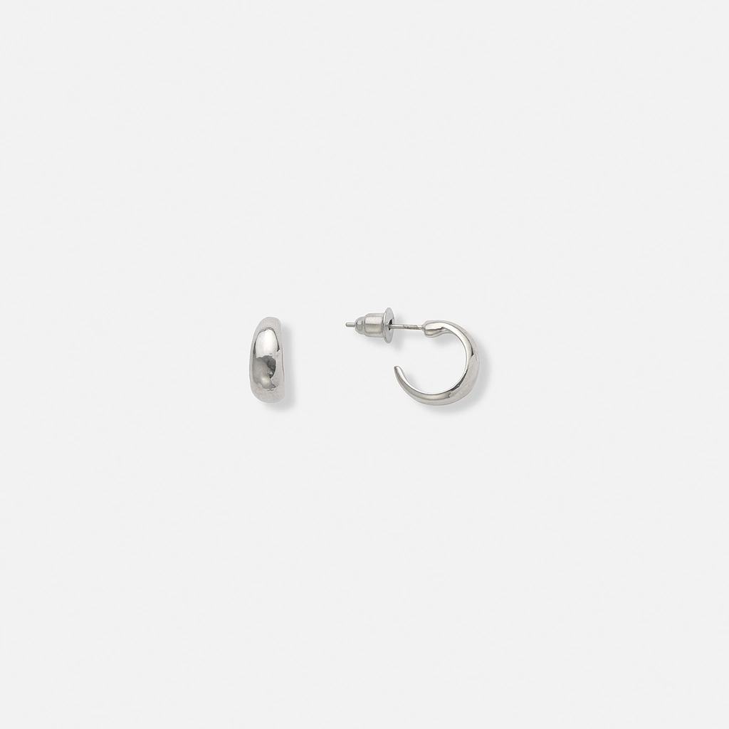 Silverfärgade örhängen, små chunky creoler – 1 cm