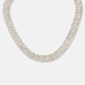 Silverfärgat halsband Red Carpet, sex rader strass – 35+8 cm