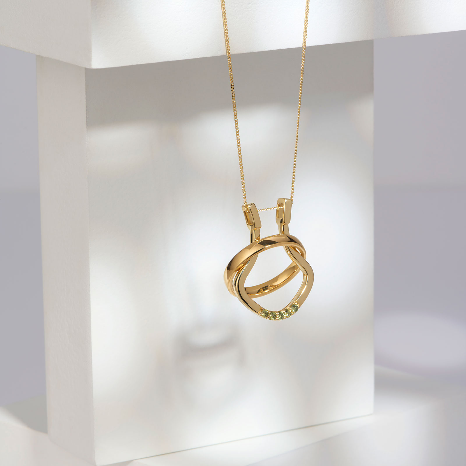 Je t´aime 18K guld ringhållare - Porte Bague Emerald