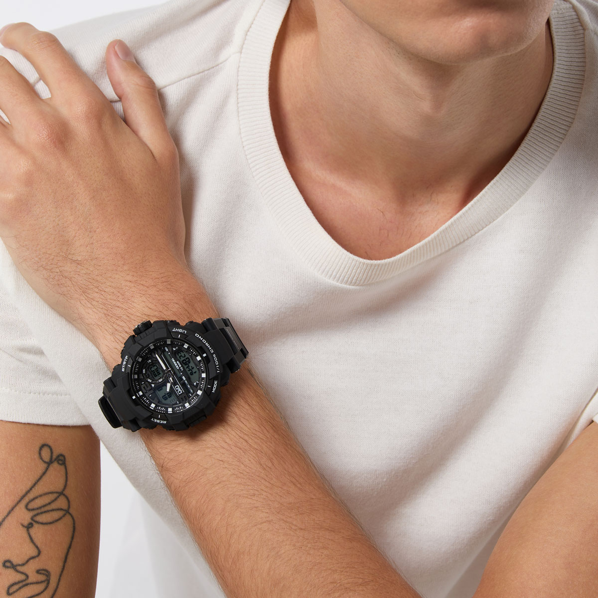 Q&Q herrklocka - digital, svart 52 mm