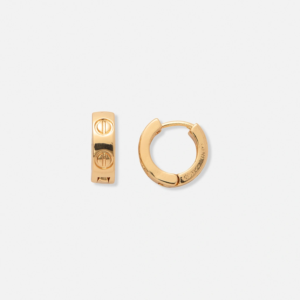 Guldfärgade örhängen, hoops med skruvdekor- 13 mm