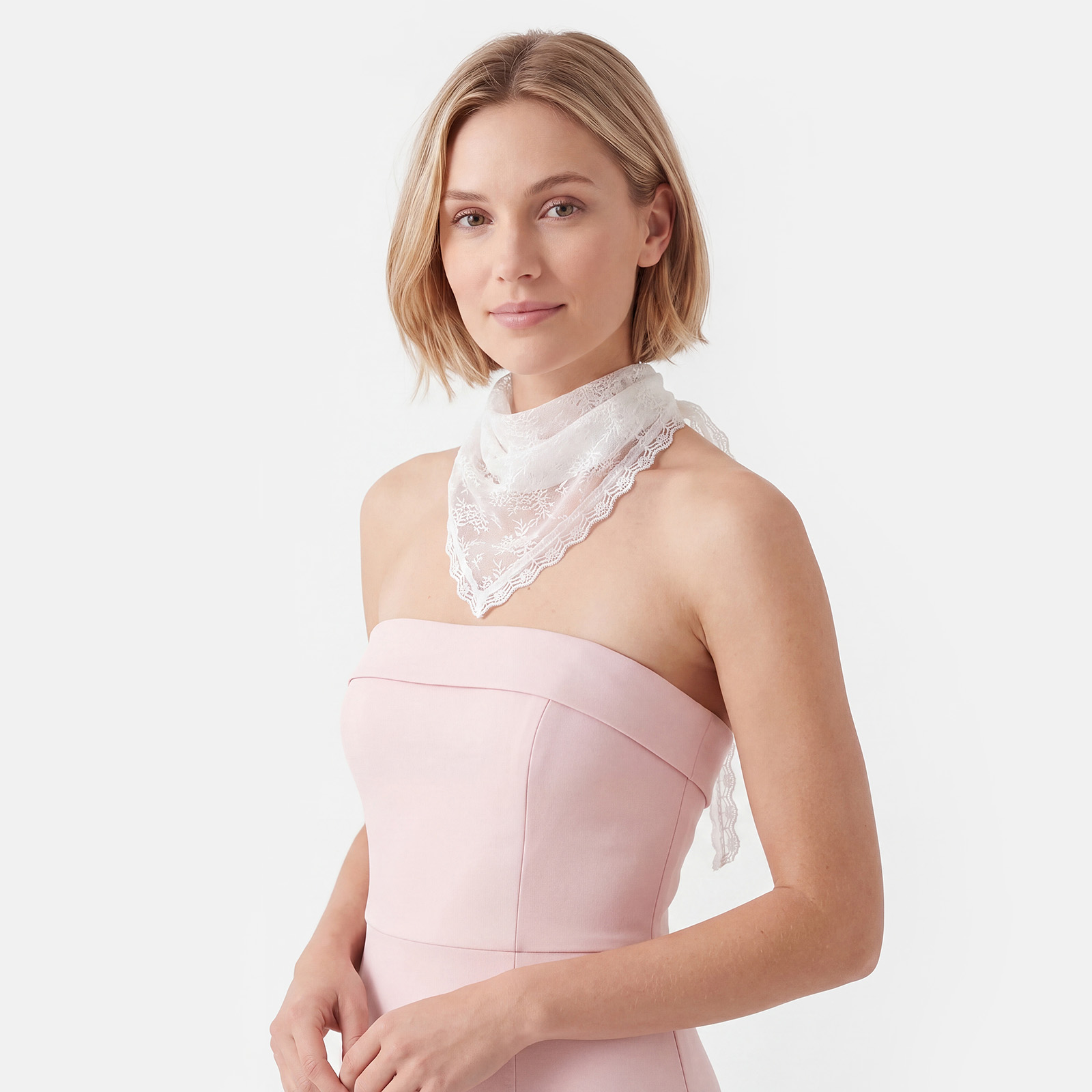 Vit spetsscarf i trekantsmodell
