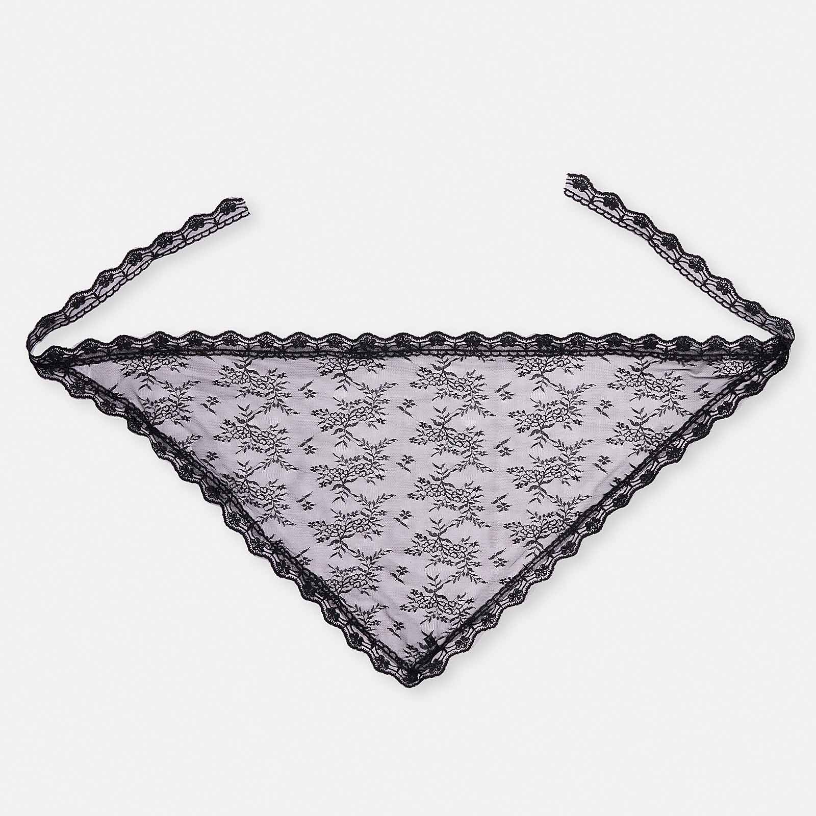 Svart spetsscarf i trekantsmodell