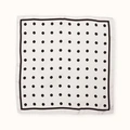 Vit och svart prickig scarf