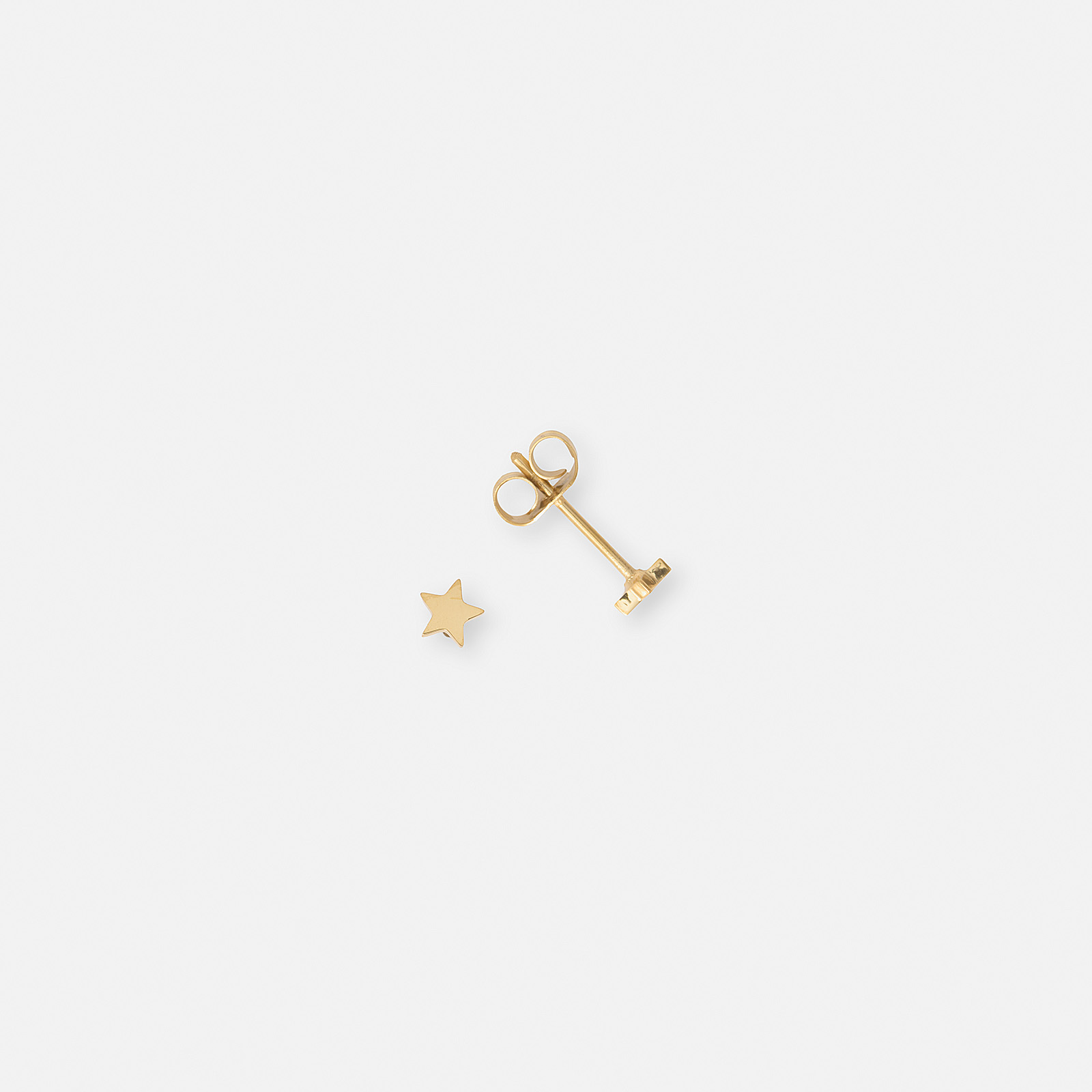 Örhängen i guldpläterat stål - stjärna, 4 mm