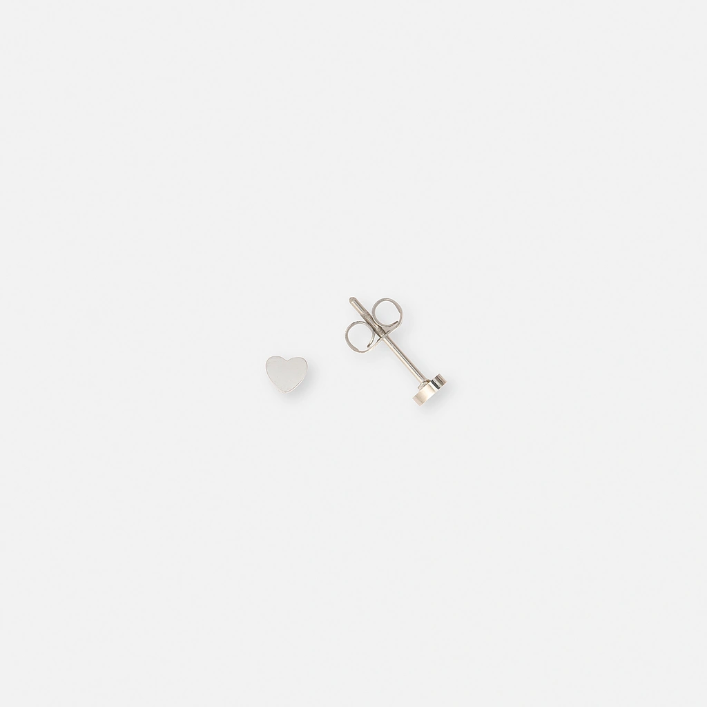 Örhängen i stål - hjärta, 4 mm