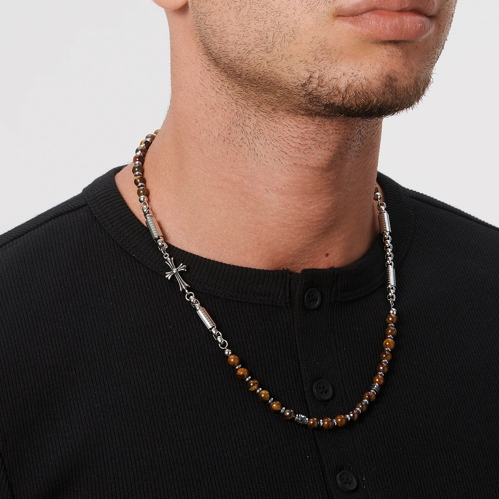 Stålhalsband för herr, bruna pärlor och kors - 50+5 cm