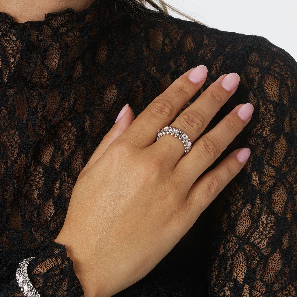 Silverfärgad ring Spike Noir, rosa hjärtan - 17 mm