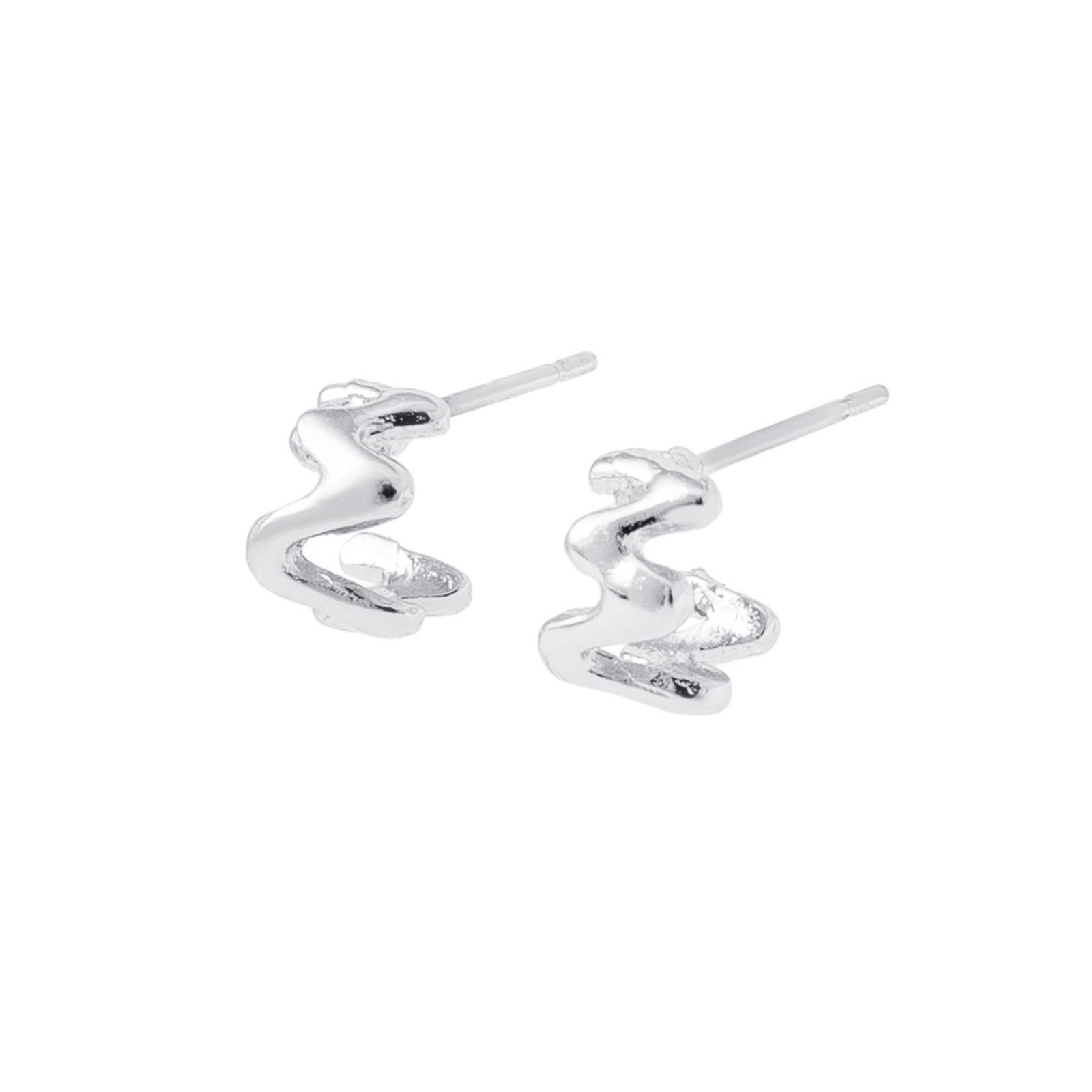 Silverfärgade örhängen C-hoops, vågig design - 1,5cm