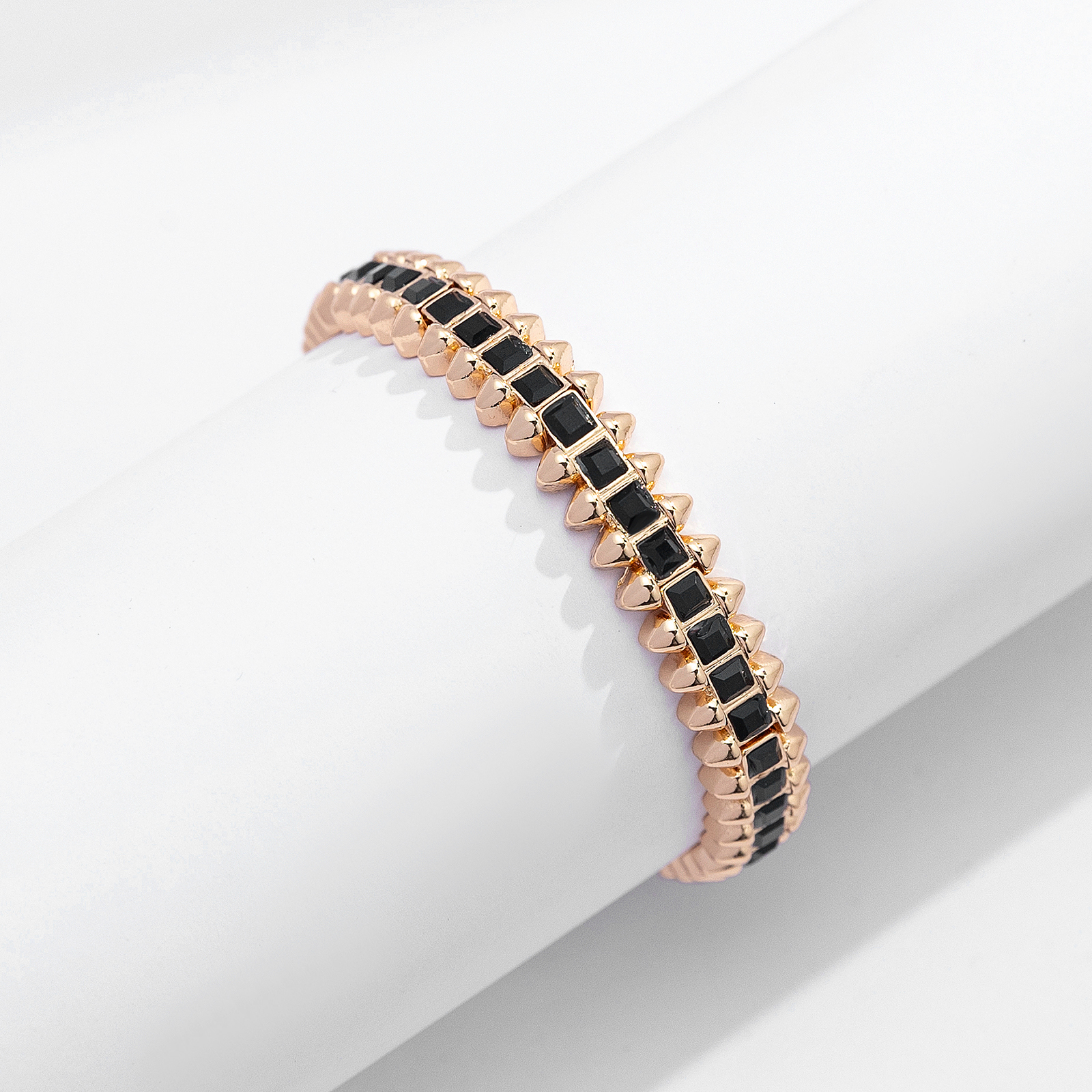 Guldfärgat armband Spike Noir, svarta stenar med nitar - Elastiskt