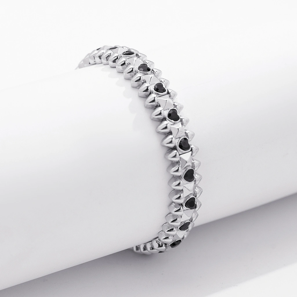 Silverfärgat armband Spike Noir, svarta hjärtan - Elastiskt