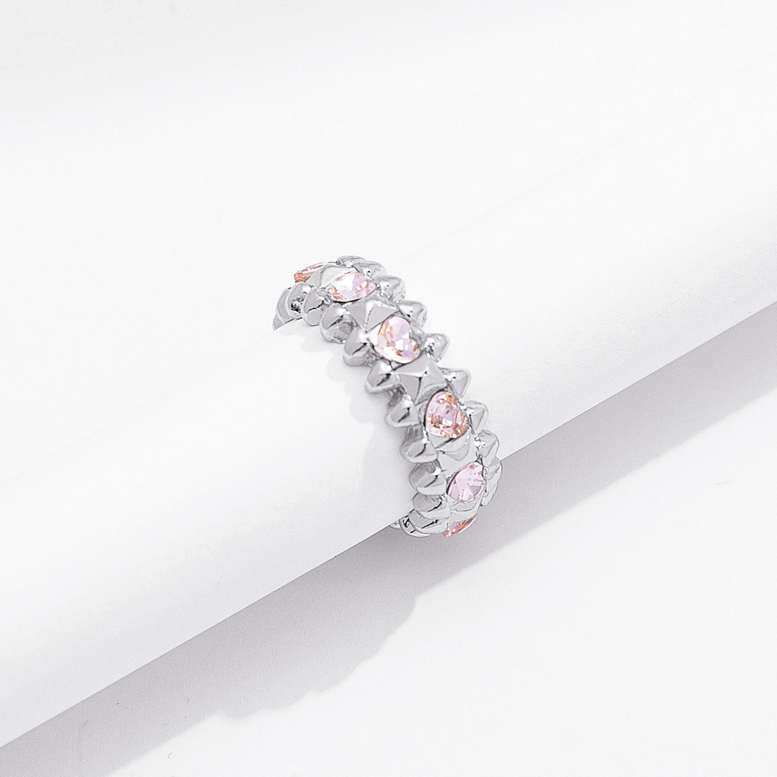 Silverfärgad ring Spike Noir, rosa hjärtan - 17 mm