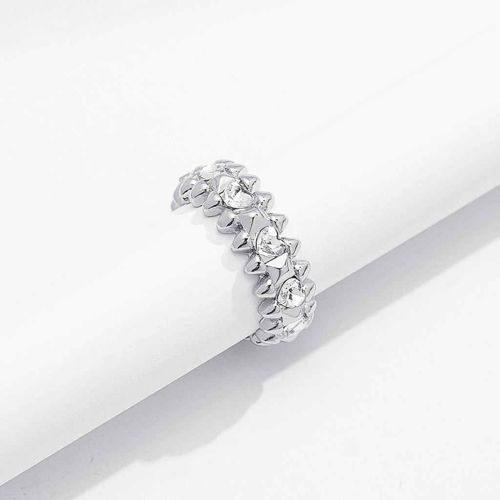 Silverfärgad ring Spike Noir, klara hjärtan - 18 mm