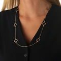 Guldfärgat halsband, klöverdetaljer - 67+5 cm