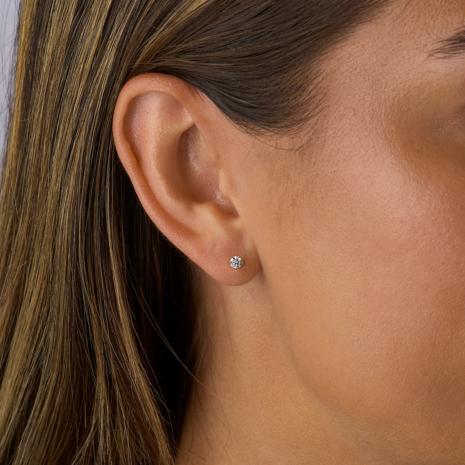 Örhängen studs 9K guld 0,5 ct labbodlade diamanter
