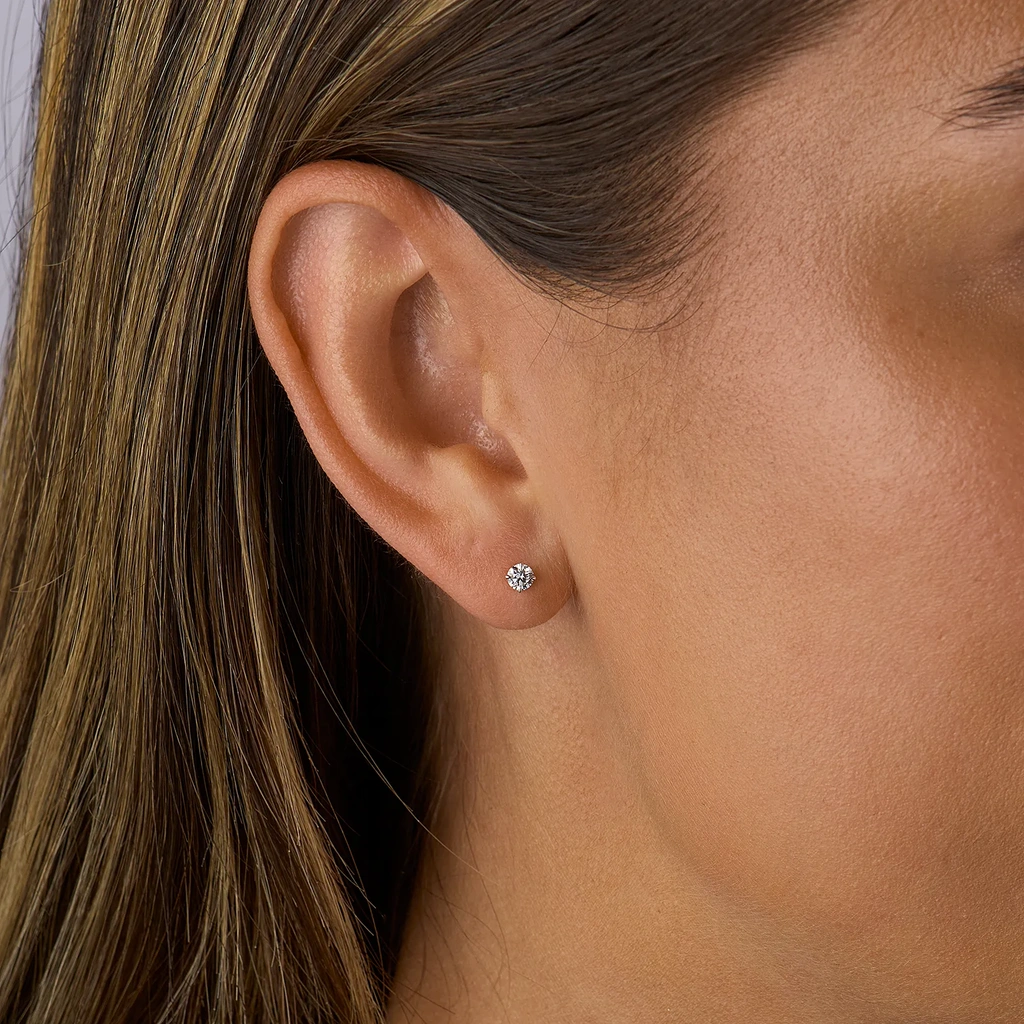 Örhängen studs 9K vitguld 0,5 ct labbodlade diamanter