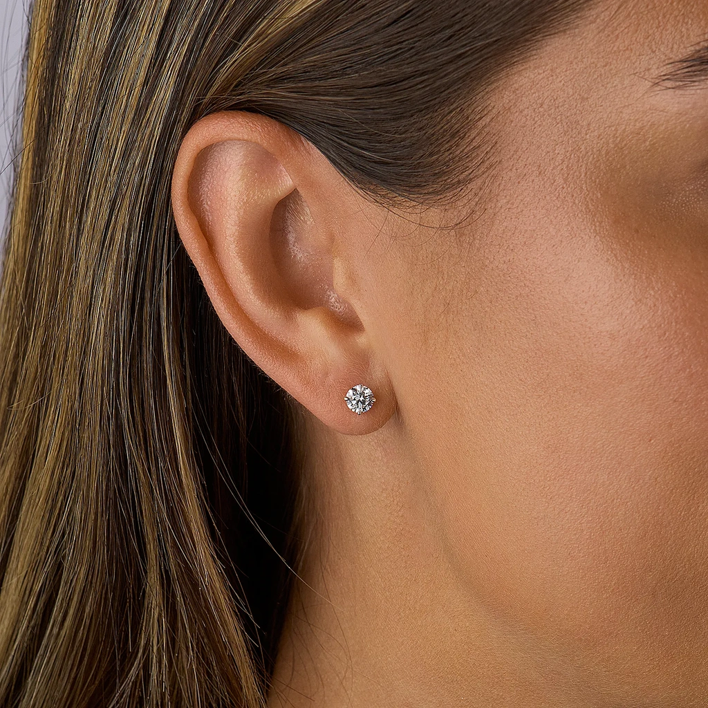 Örhängen studs 9K vitguld 1,0 ct labbodlade diamanter