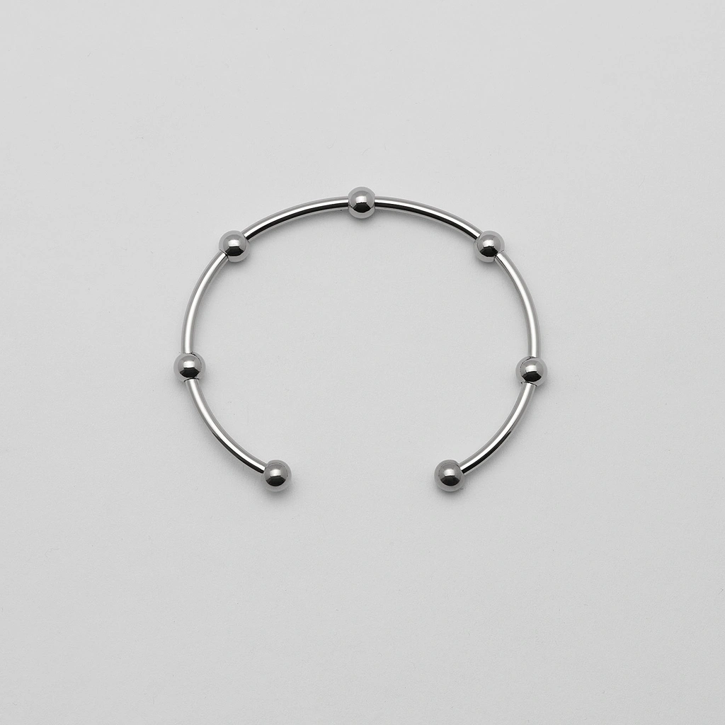 Armband i stål, bangle med boll - 2,5 x 66,5 mm