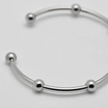 Armband i stål, bangle med boll - 2,5 x 66,5 mm