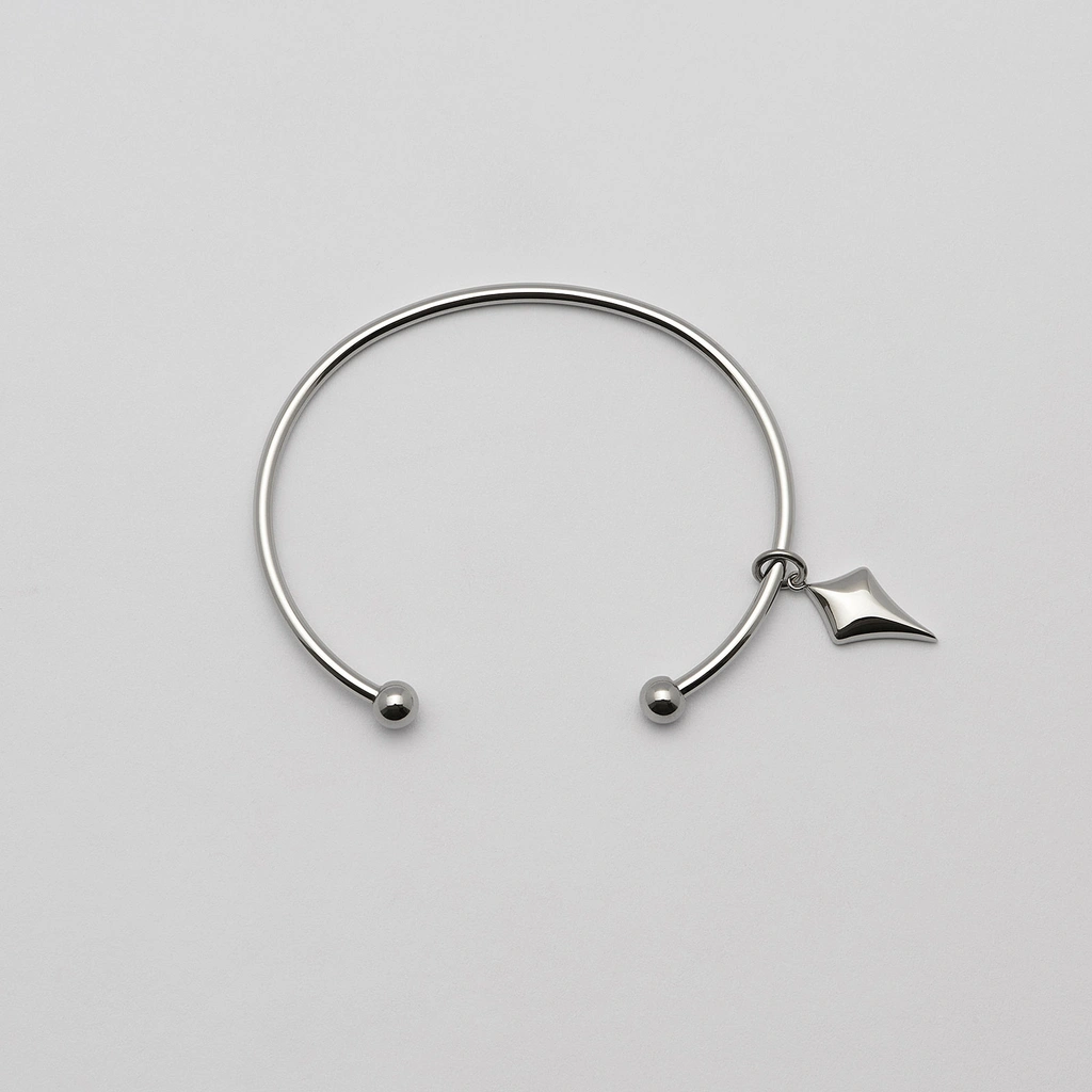 Armband i stål, bangle med pil - 2,5 mm x 66,5 mm