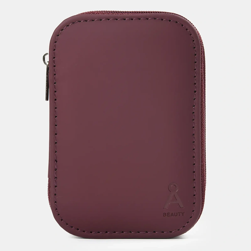 Nagelset vinröd