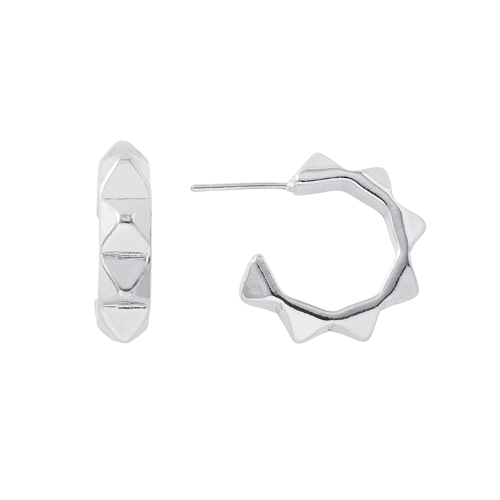 Silverfärgade örhängen, hoops med nitar - 0,5x1,5 cm