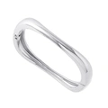 Silverfärgat armband, stelt med vågig form - 7x6 cm