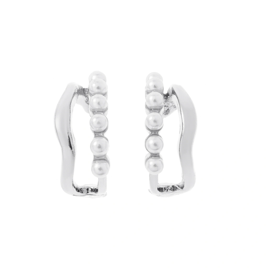 Silverfärgade örhängen, vågiga C-hoops med pärlor - 1,7 cm