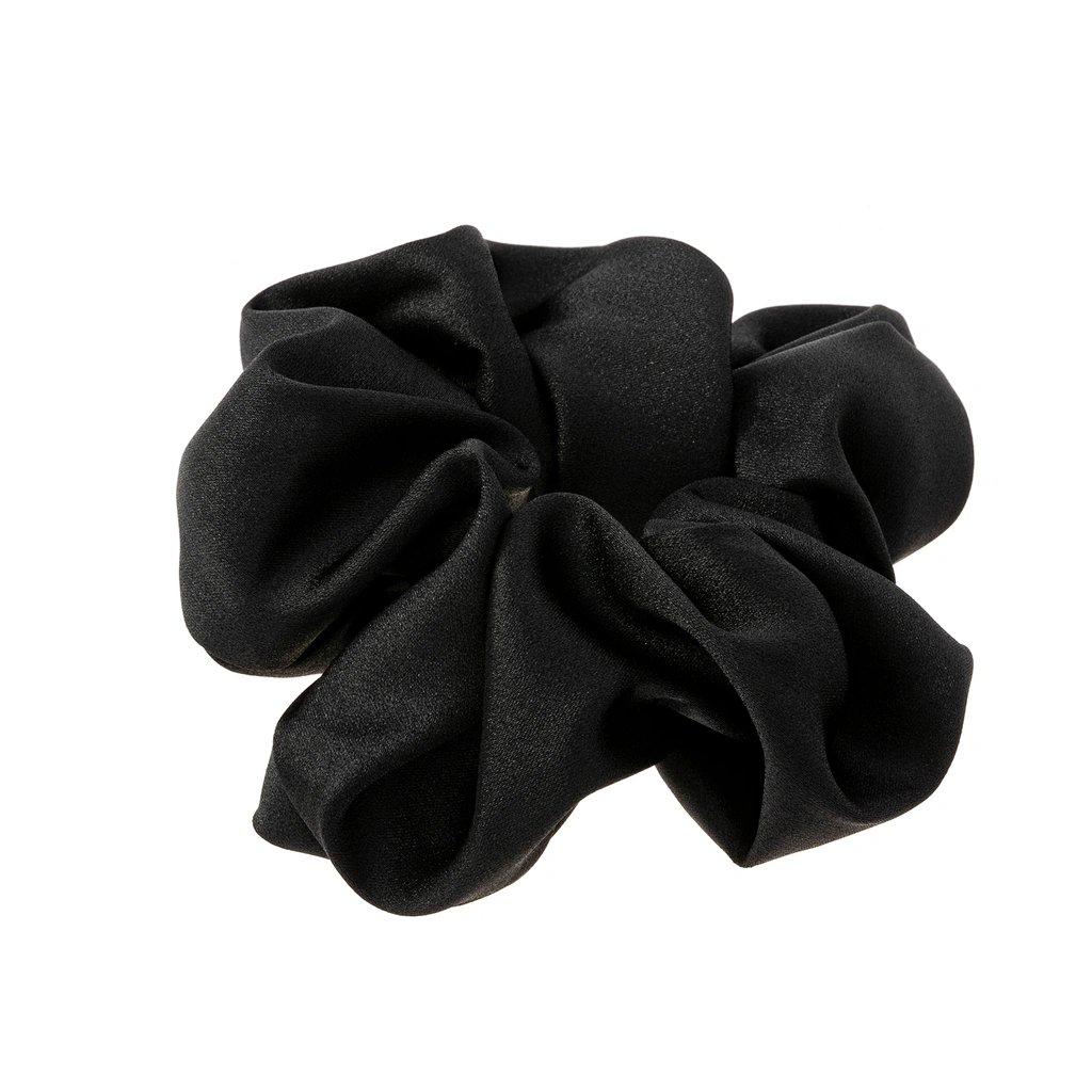 Svart hårsnodd, voluminös scrunchie i satin - 16cm